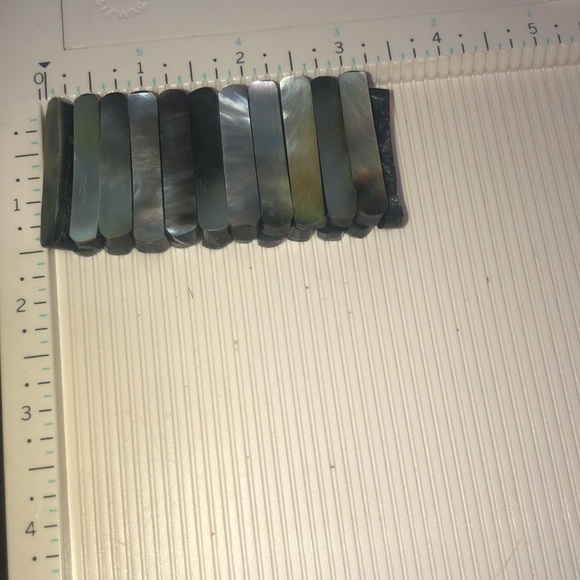 𝅺vtg Grey Iridescent Mother of Pearl Stick Stretch Bracelet 6” - Picture 6 of 6